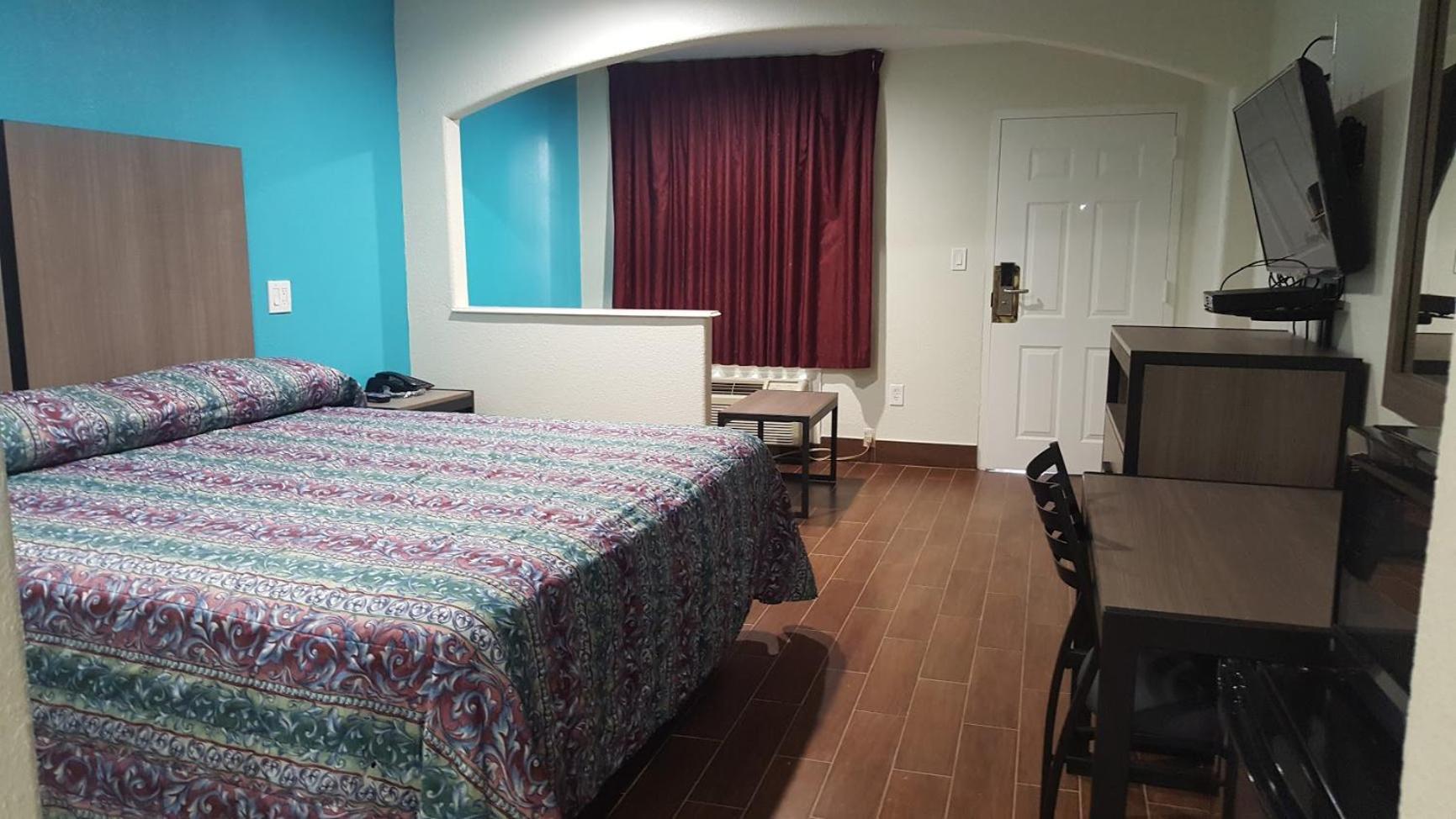 Moonlight Inn & Suites Jersey Village Номер фото