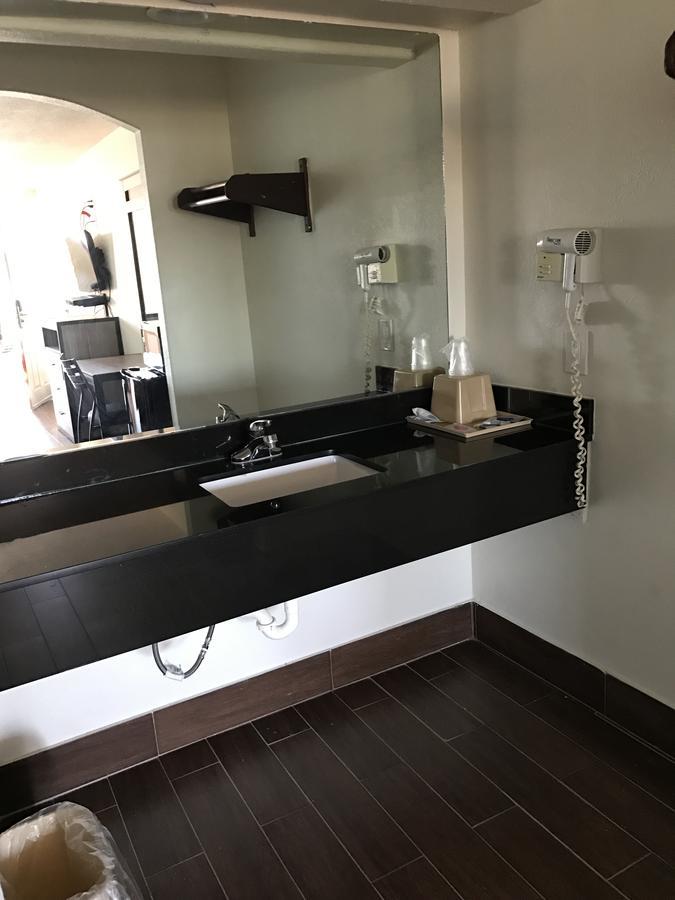 Moonlight Inn & Suites Jersey Village Экстерьер фото